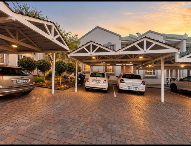 2 BEDROOM TOWNHOUSE FOR SALE IN VILLIERIA